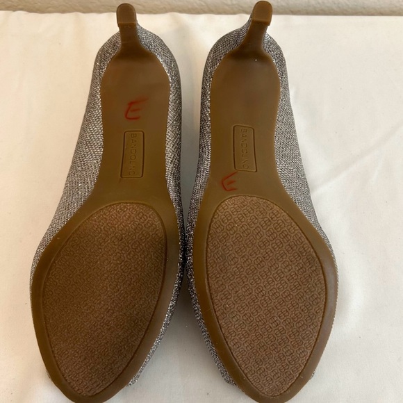 Bandolino Women’s Silver Sparkle Rainaa Peep Toe Gold Metallic Heels, Size 8 - Picture 8 of 8